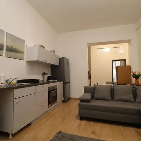 New B In Király Street 106 *
